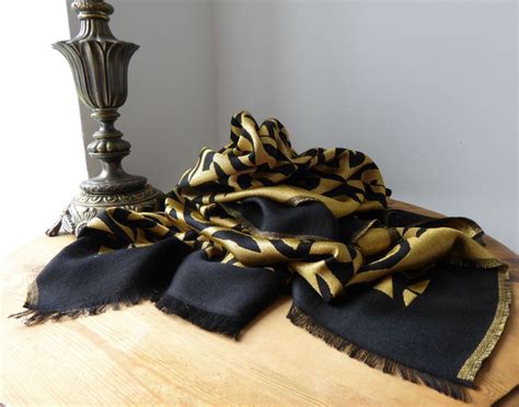 Gucci Black And Gold Gg Fil Coupé Lamé Scarf Rectangular Wrap Stole In