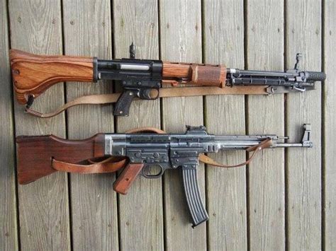 Fallschirmjager-Gewehr 42 (FG 42), Sturmgewehr 44 (STG 44 ...