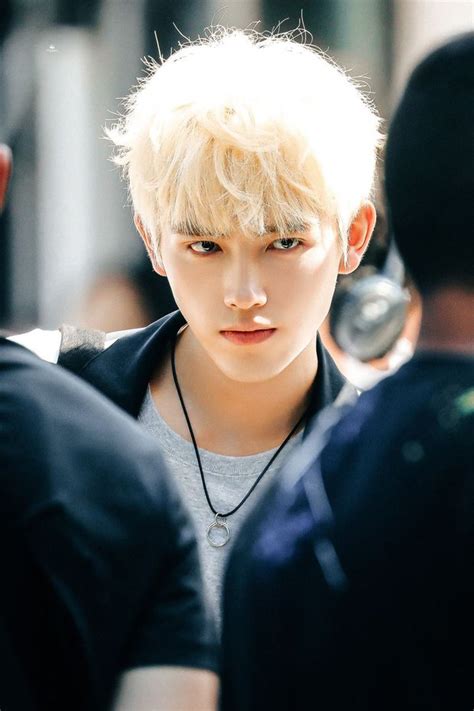 R R O N Ghi M B Ng Ch Ng Tr N Phi V B V Ch Ng Hot Girl G I B Y