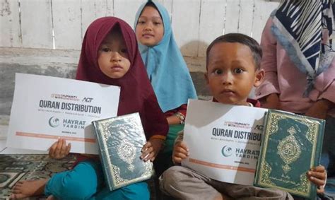 Salurkan Mushaf Alquran Al Quran Bagi Untuk Santri Pelosok Warta Garut