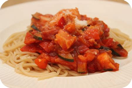 Spaghetti Met Kipfilet Courgette En Tomatensaus Brutsellog