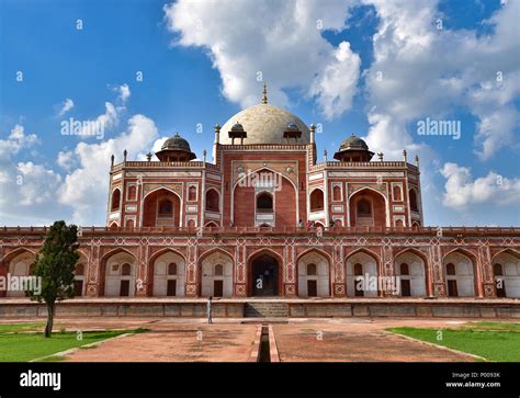 Humayun Tomb Delhi Hi Res Stock Photography And Images Alamy