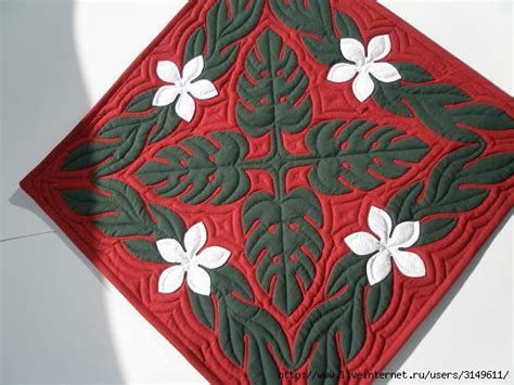 Подушка в технике пэчворк