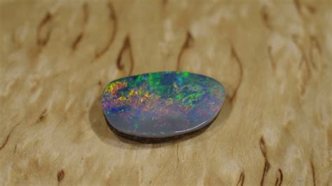 Австралийский темный опал на композитной основе 3 - YouTube