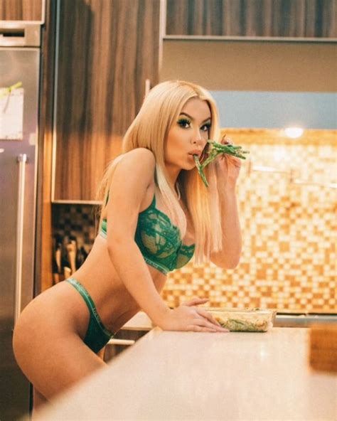 Tana Mongeau Nude And Topless Pics From Photos The Fappening