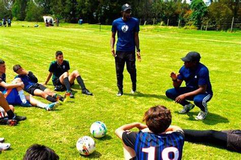 Elementos clave que debe tener un entrenador de fútbol Golty