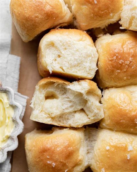 Old Fashioned Yeast Rolls Recipe Bites With Bri