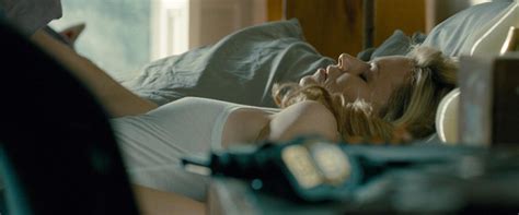 Naked Elizabeth Banks In Man On A Ledge