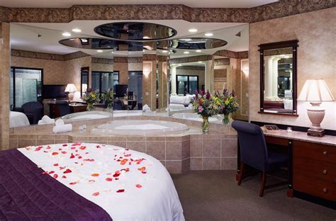 Poconos hotels with jacuzzi in room: 7 Romantic Suites with a Fireplace!