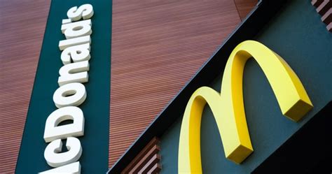 McDonald s zamyka restauracje w Rosji Część działalności zawiesza też