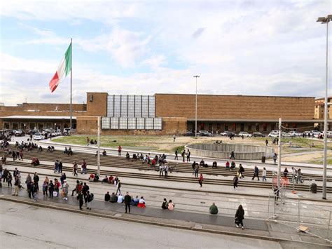 Alla Stazione Di Firenze Si Ferma Il Treno Del Ricordo Per Ricordare