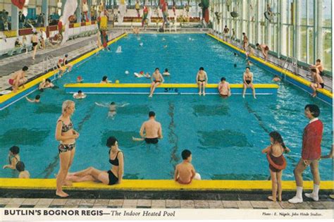 Butlins Bognor Regis Holiday Camp Swimming Pool & Lawns 2x Postcard s / HipPostcard