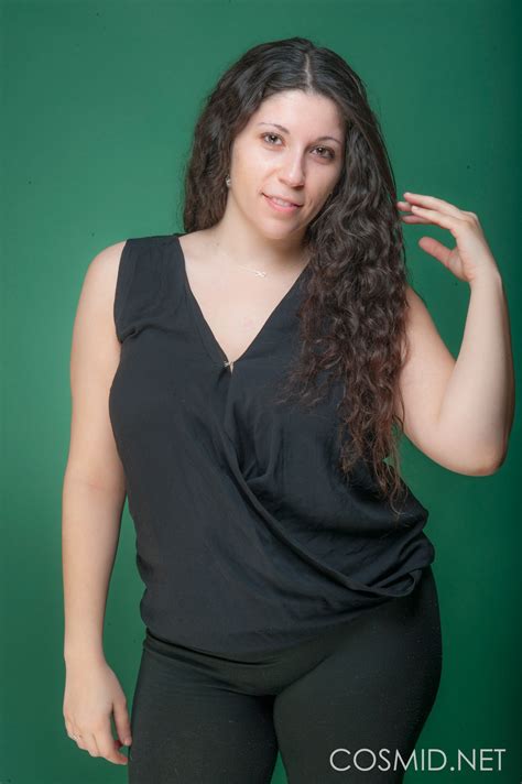 Cosmid Margaret Abello Margaret Against The Green Porn Pic