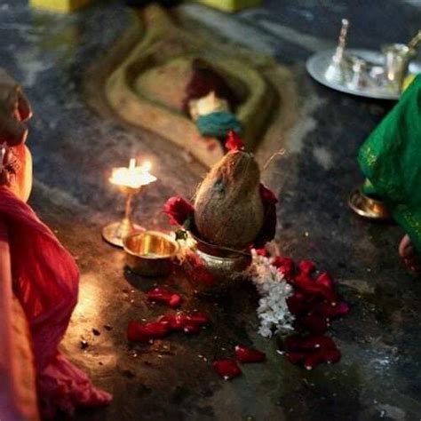 Kamakhya Devi – Venerating The Menstruating Goddess – Awakening The Divine Feminine