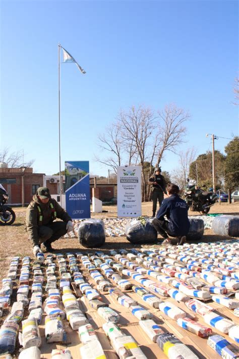 Hallan M S De Kilos De Hojas De Coca Al Realizar La Apertura De