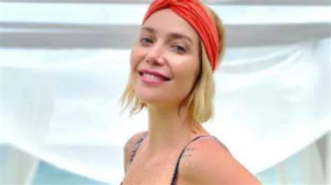 De Biqu Ni Fio Dental Luiza Possi Mostra Boa Forma E Exibe Tatuagem Ntima