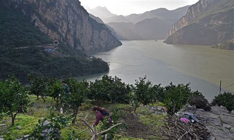 宜昌秭归西陵峡，峡江风光，长江大桥雄姿，一路风景画廊