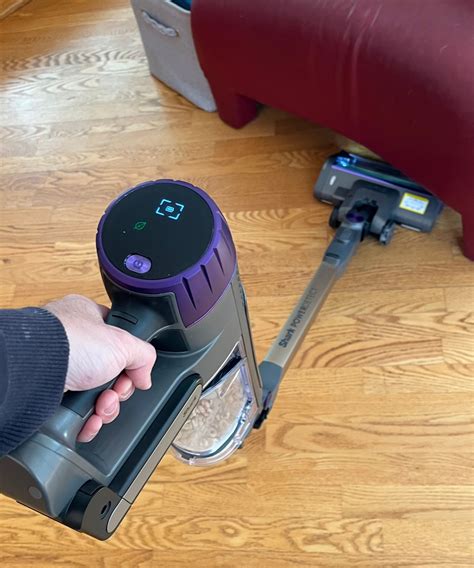 Shark Cordless PowerDetect Clean and Empty System review | Homes and