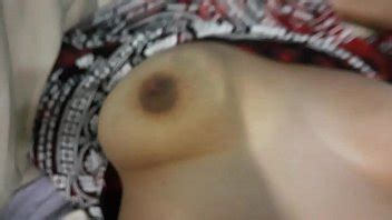 MINHA AMIGA PEITUDA DORMIU NA MINHA CASA E O BICHO PEGOU XVIDEOS