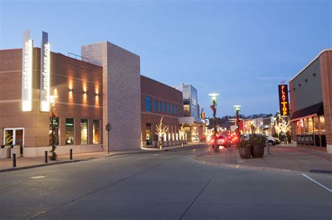 Hilldale Shopping Center | Travel Wisconsin