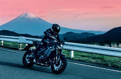 Yamaha Mt Y Amt Ra M T M U Xe Hyper Naked Trang B C Ng Ngh H Ng U Banh Vn