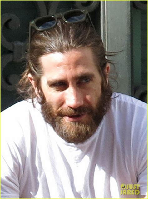 Jake Gyllenhaal Sports Very Bushy Beard in Rome: Photo 3059876 | Jake ...