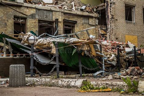 War In Ukraine Aftermath Of A Russian Ballistic Missile Attack