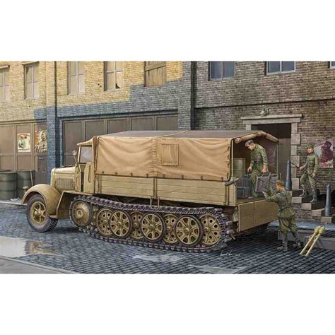 Bachmann Europe Plc German Army Sdkfz T Late Half Track Vehicle