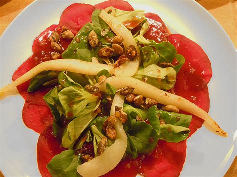 Carpaccio Von Roter Bete Mit Feldsalat Birnen Und K Rbiskernkrokant