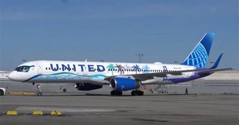 Licensed United Boeing 757-200 N14106 special livery "Her Art Here ...