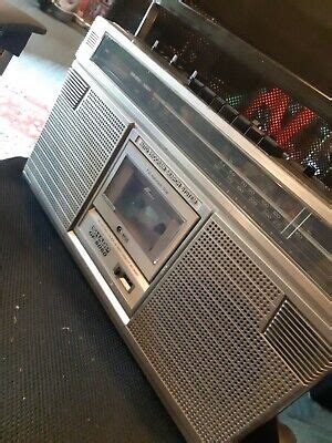 VINTAGE SHARP GF 6060 PORTABLE RADIO CASSETTE PLAYER 125 00 PicClick UK