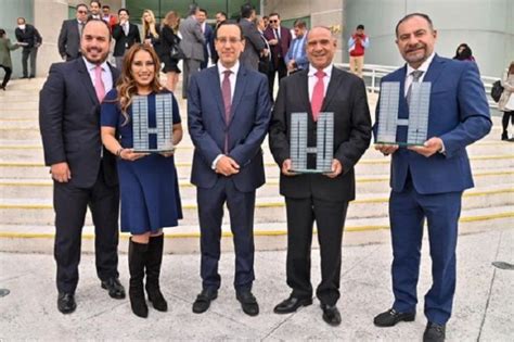 Miguel Gutiérrez Recibe Reconocimiento Al Esfuerzo Hacendario Del Ihaem Radio Expresión México