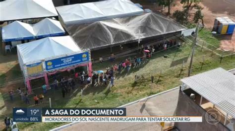 Vídeo Moradores do Sol Nascente madrugam para tentar tirar RG DF1 G1