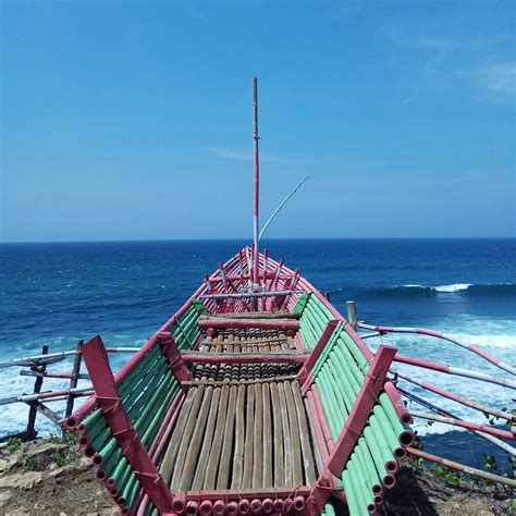 Pantai Watu Kodok, Pilihan Wisata Eksotis di Kabupaten Gunungkidul