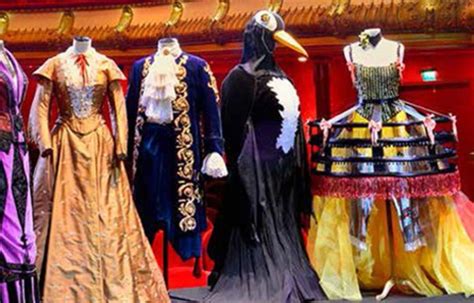 Lyon Des Costumes Du Théâtre Des Célestins Bientôt Vendus Aux Enchères