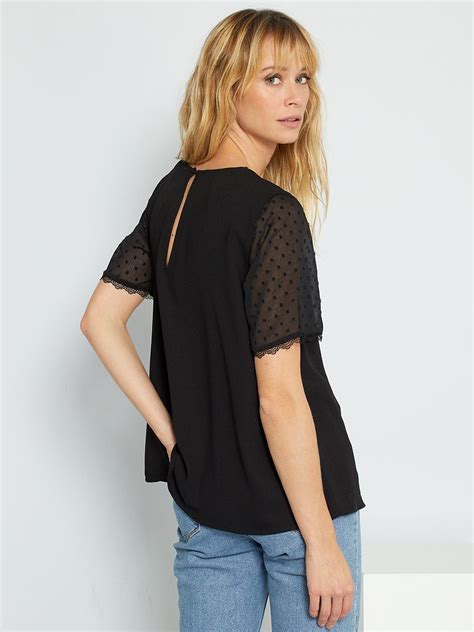 Blusa Vaporosa Con Detalles De Plumeti Negro Kiabi