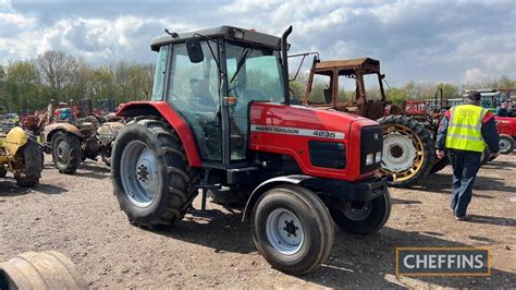 Massey Ferguson 4235 2wd Diesel Tractor Reg No P280 Gpe Serial No F17098 Fitted With Linkage