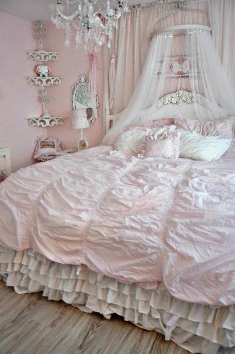 25 Delicate Shabby Chic Bedroom Decor Ideas Shelterness