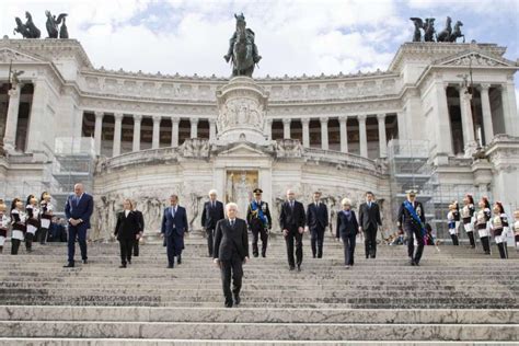 Mattarella Allaltare Della Patria Per La Liberazione Primo Aprile