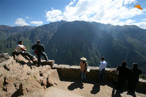 Mirador De La Cruz Del C Ndor En El Ca N Del Colca Arequipa Per