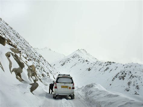 Himachal Pradesh Weather News: Keylong in Himachal Pradesh sees first ...