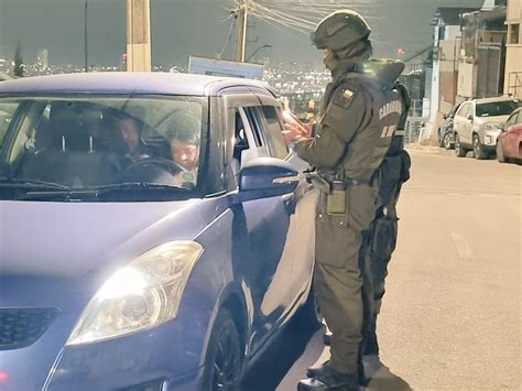 Carabineros Detiene A Dos Pr Fugos Durante Operativo Nocturno En Iquique