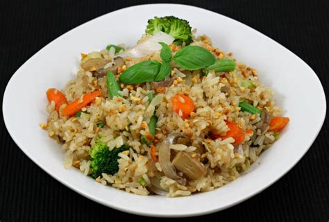 SPICY THAI FRIED RICE - Cook with Kushi