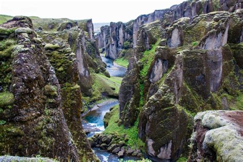 The Fjaðrárgljúfur Canyon - Iceland-Dream.com