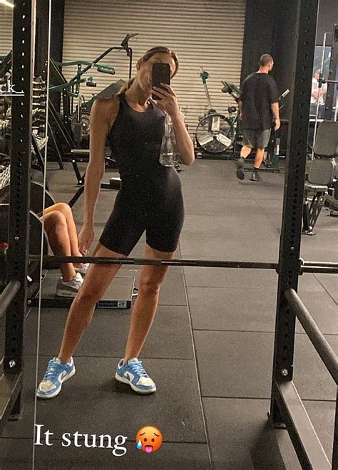 Nadia Bartel Shows Off Her Incredible Figure In Tight Activewear After