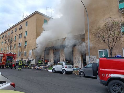 Ipotesi Incendio Doloso All Ex Alimentari Al Tufello Caccia Alla Smart