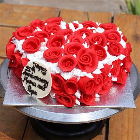 Anniversary Cake with Red Roses