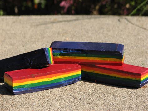 Everyday Handmade: Rainbow Crayons