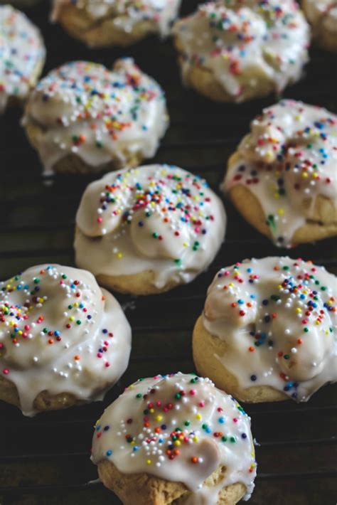 Italian Lemon Knot Cookies Taralli Al Limone Savoring Italy