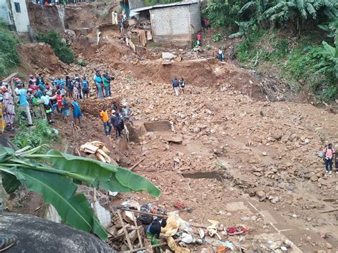 Drame Au Cameroun Leffondrement Du Mur De Berlin Fait Des